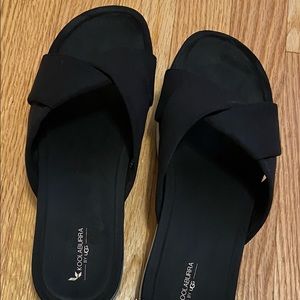 UGG Black Size 10 KoolaBurra CARENZA